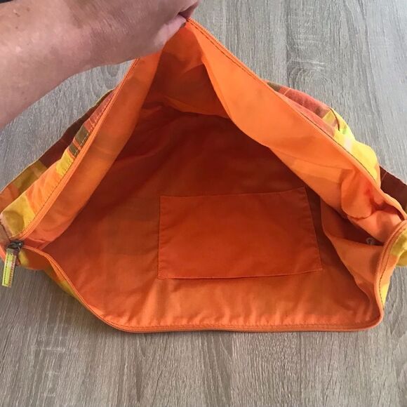 NWOT … OLD NAVY Checkered Sling Bag / Tote - Picture 3 of 4